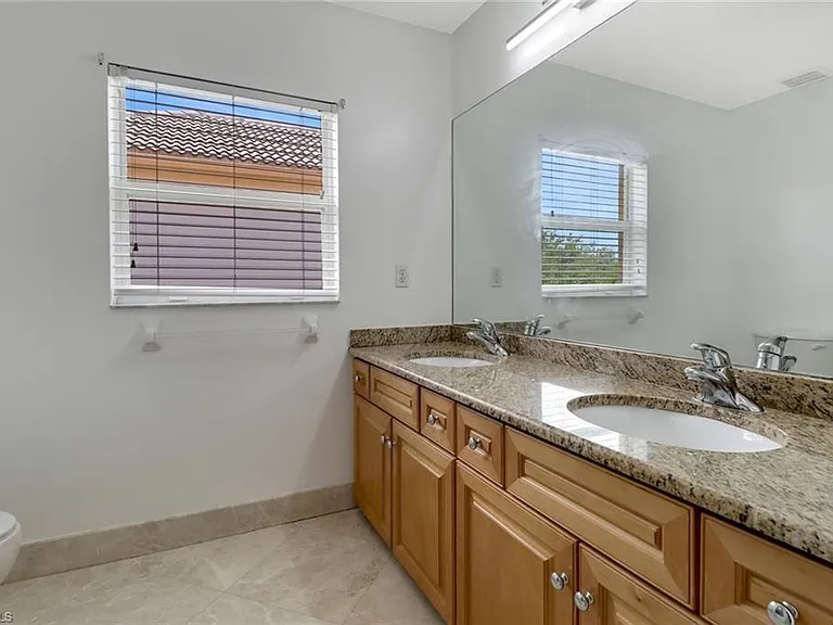8271 Laurel Lakes Way — Photo 28