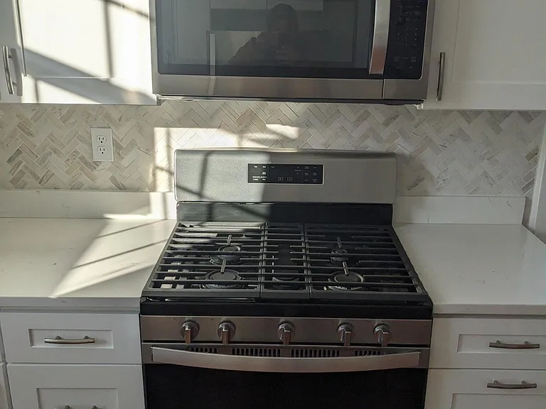 81 Cottage St #1-R — Photo 4