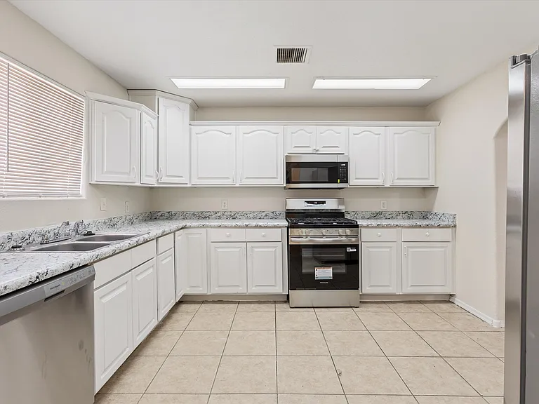735 E South Mountain Ave — Photo 18
