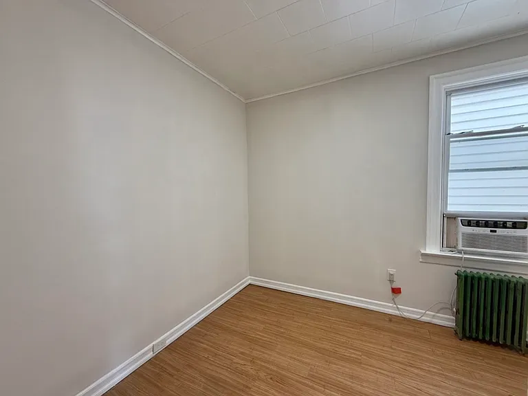 308 Davis Ave #2 — Photo 8