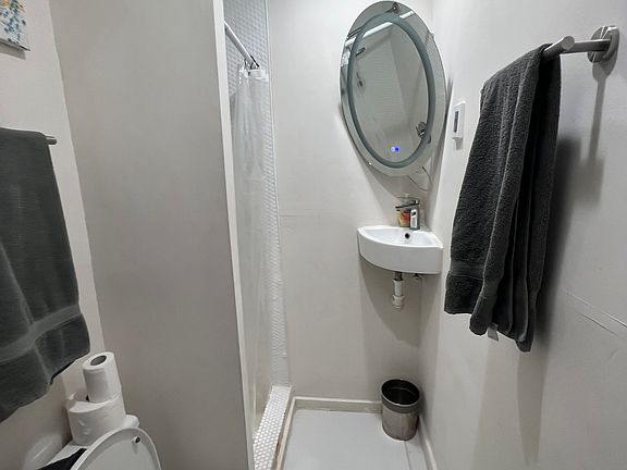3rd image of 1829 Fillmore St #24