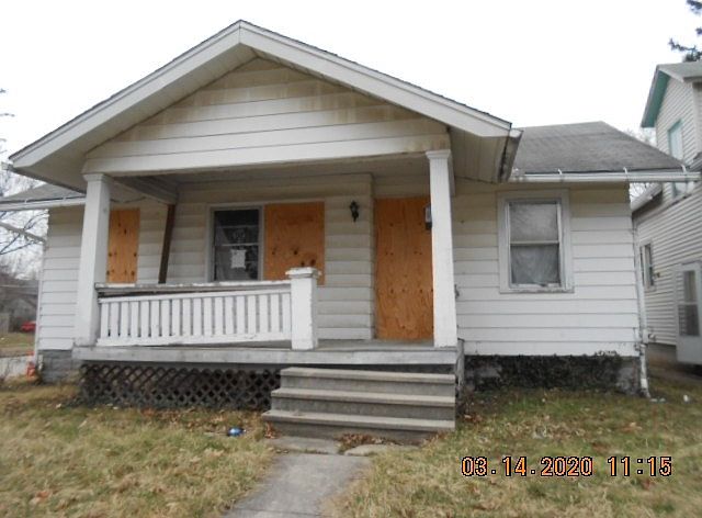2nd image of 3030 Alexander St
