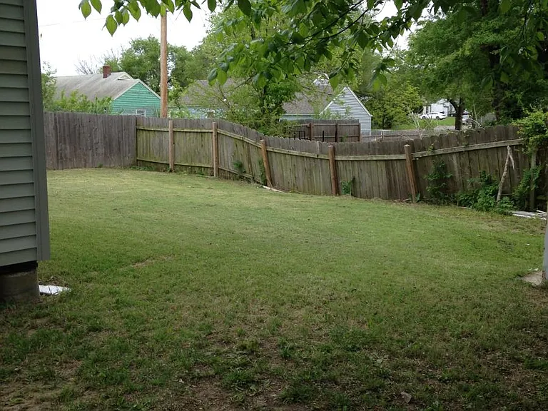 3033 E Maplewood Dr #1 — Photo 23