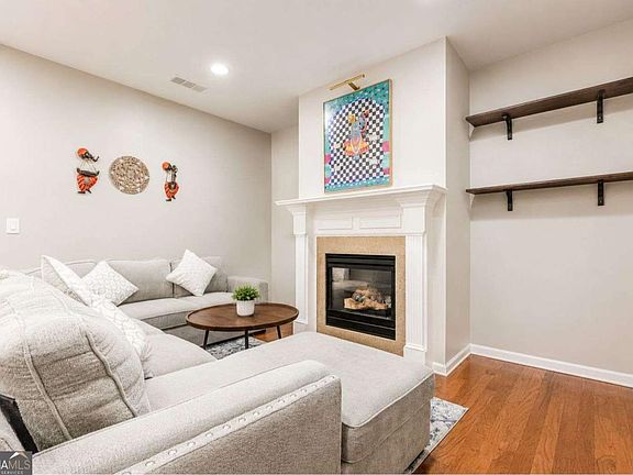 4th image of 2705 Maple Park Pl