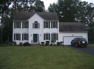 15 Ice Pond Rd, Granby, CT 06035
