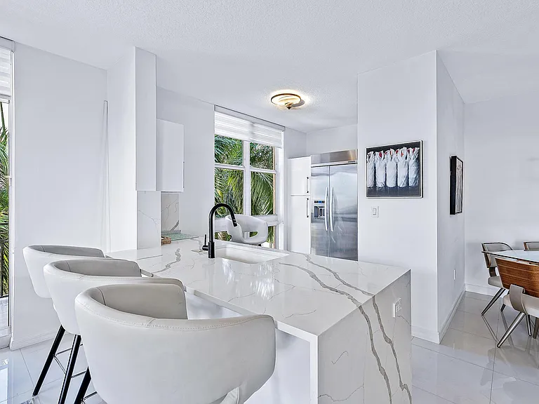 550 Okeechobee Blvd #422 — Photo 10