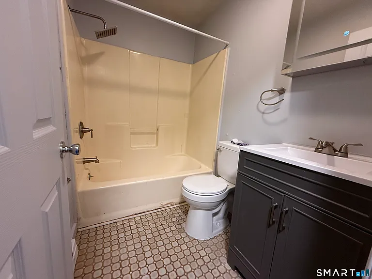 76 Summer St #4 — Photo 8
