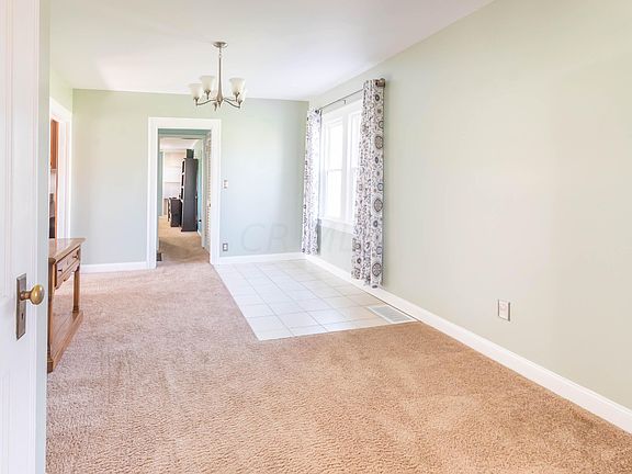5th image of 17 Richmond Ave