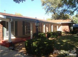 1135 Saddle Dr, Florissant, MO