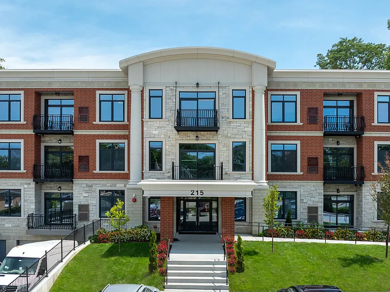 Elite Luxury Apartments — Photo 10