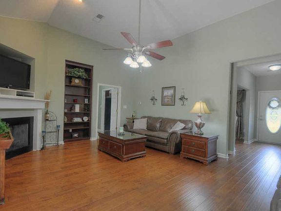 4th image of 3410 Cypress Lake Dr