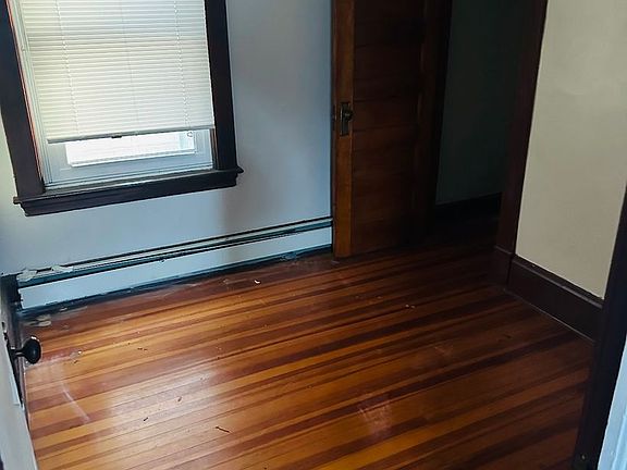 4th image of 14 Barclay St Floor 2