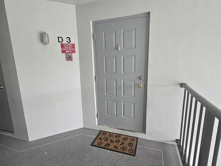1009 Green Pine Blvd #D3 — Photo 2