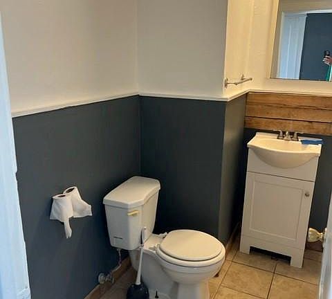 3rd image of 5437 Torresdale Ave