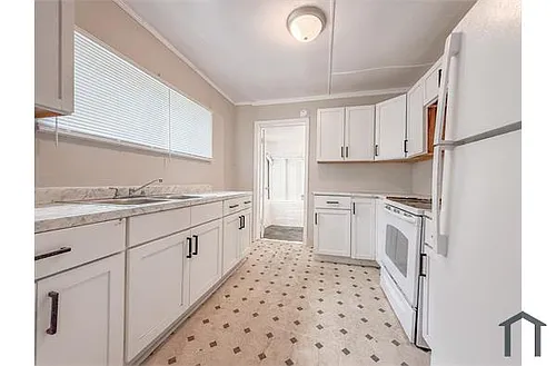 2203 Eleanor Dr Photo 1