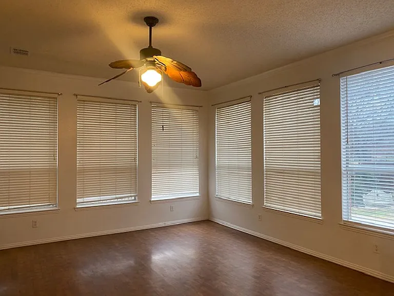 836 Mullrany Dr — Photo 10