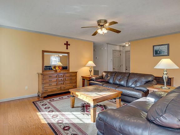 5th image of 902 Weakley Ln