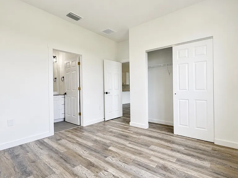 1130 Harold Ave S — Photo 15