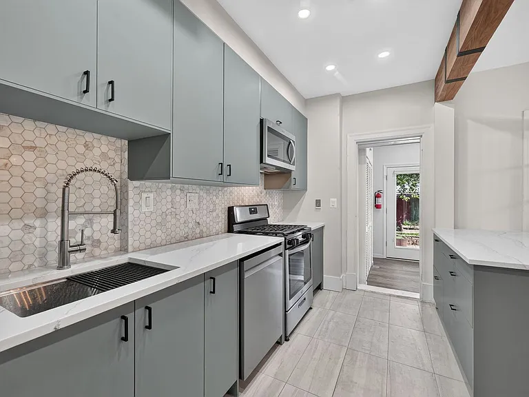 745 Irving St NW — Photo 5