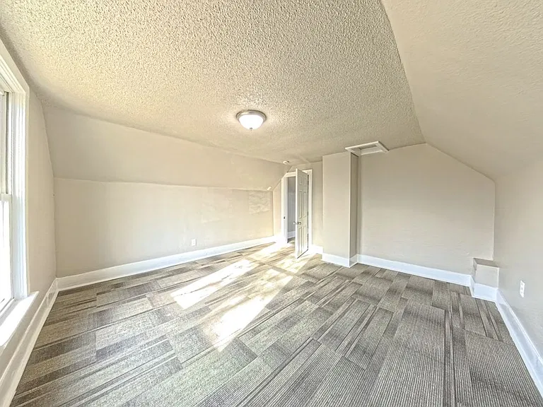 306 W Reed St — Photo 15
