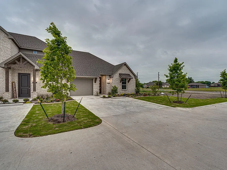 8247 Heritage Glen Dr #1 — Photo 35