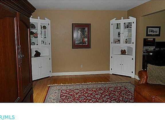 3rd image of 668 Ivydale Dr