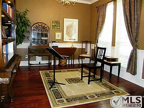 5th image of 1701 Bradford Ct