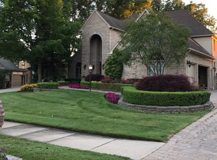 54477 Roselawn Ct, Shelby Township, MI