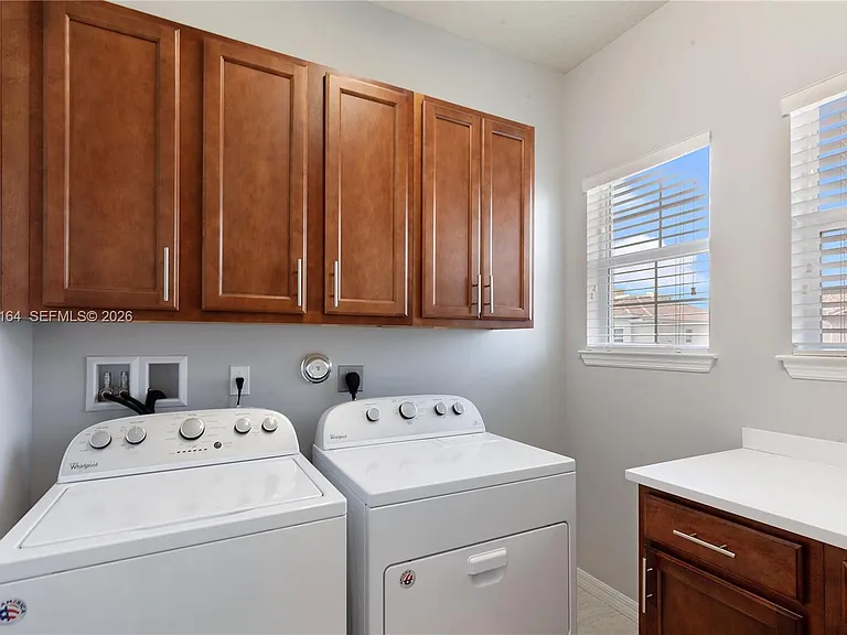 1101 Banyan Dr — Photo 18