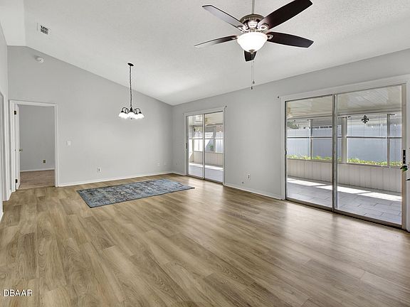 5th image of 1355 Hendren Dr