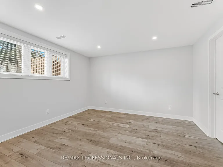 10 Boxwood Rd — Photo 15