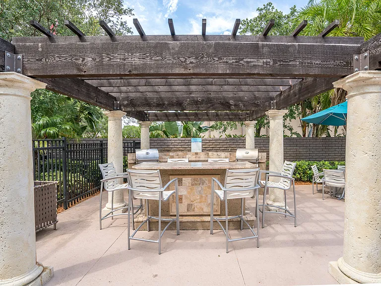 IMT Boynton Beach — Photo 16