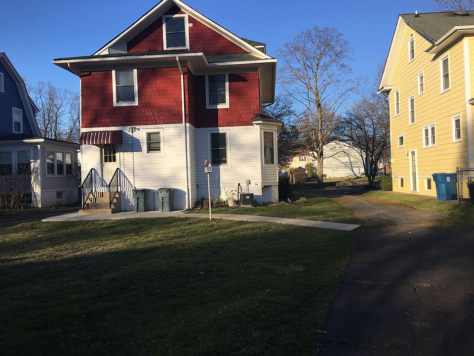 2nd image of 405 Jefferson Ave #1