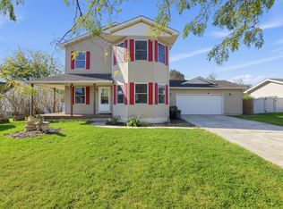 152 E 1st St, Manteno, IL 60950