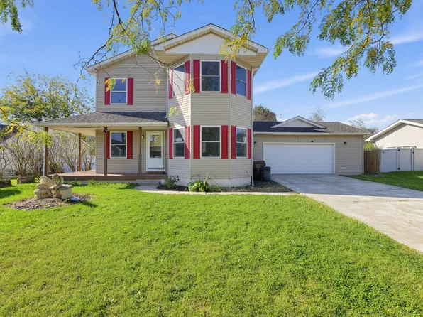 152 E 1st St, Manteno, IL 60950