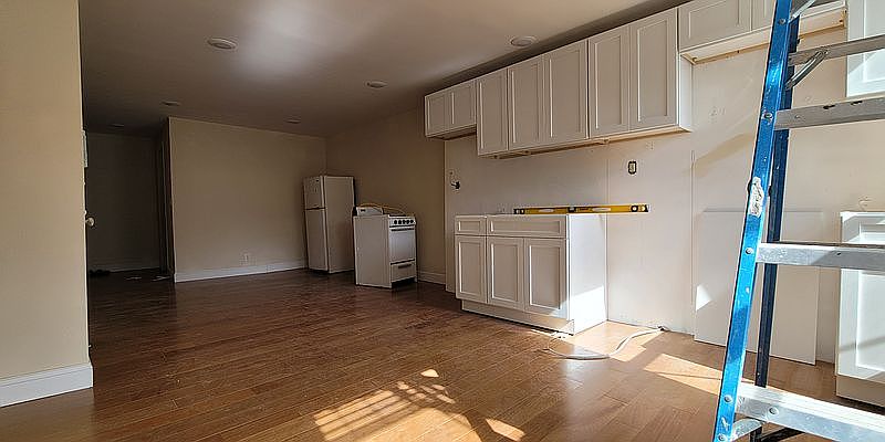 1st image of 420 E 120th St #3