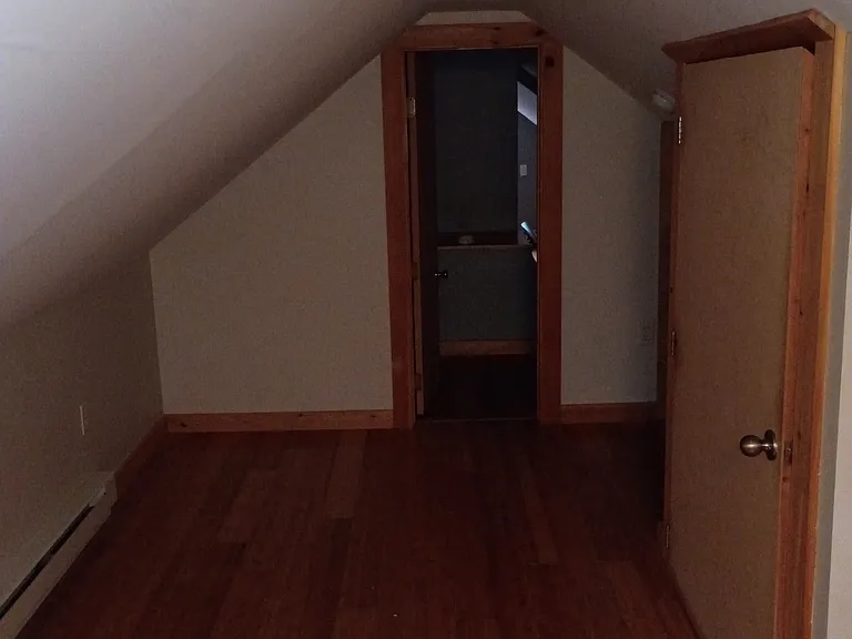 Upstairs front