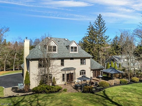 5th image of 916 VALLEY ROAD