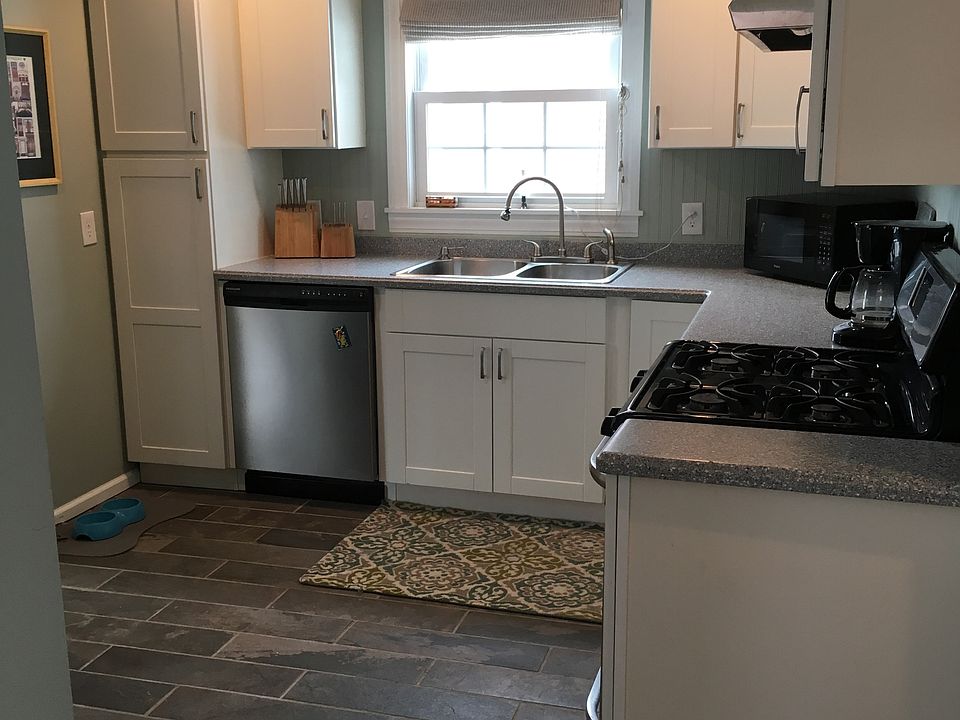 1st image of 76 Kirkwood Dr