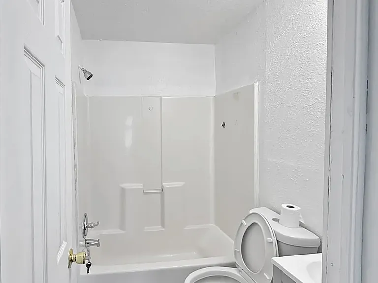 1013 Joe Bailey St — Photo 4