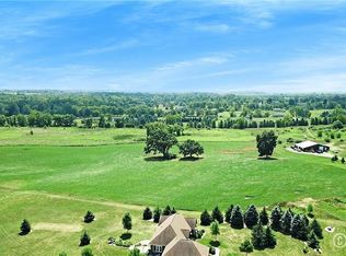 3467 Riverton Dr, Howell, MI