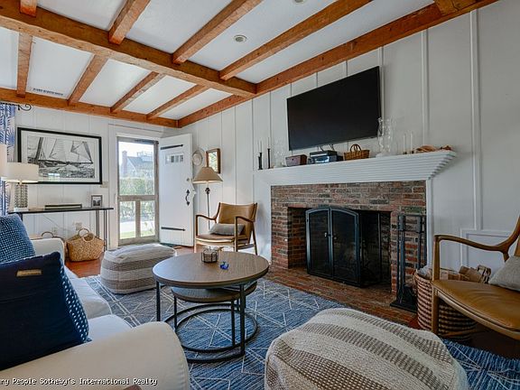 3rd image of 1 E Lincoln Ave