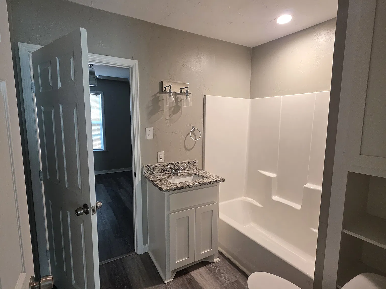 3 bed, 2.5 bath, 1209 sqft, $1,650 — Photo 3