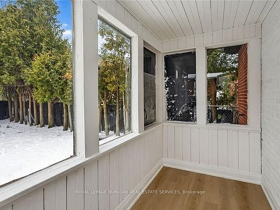 2nd image of 150 Brucedale Ave E