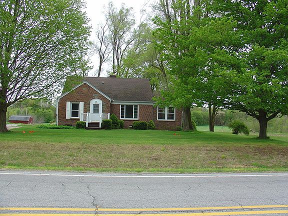 3rd image of 3570 100th St SE