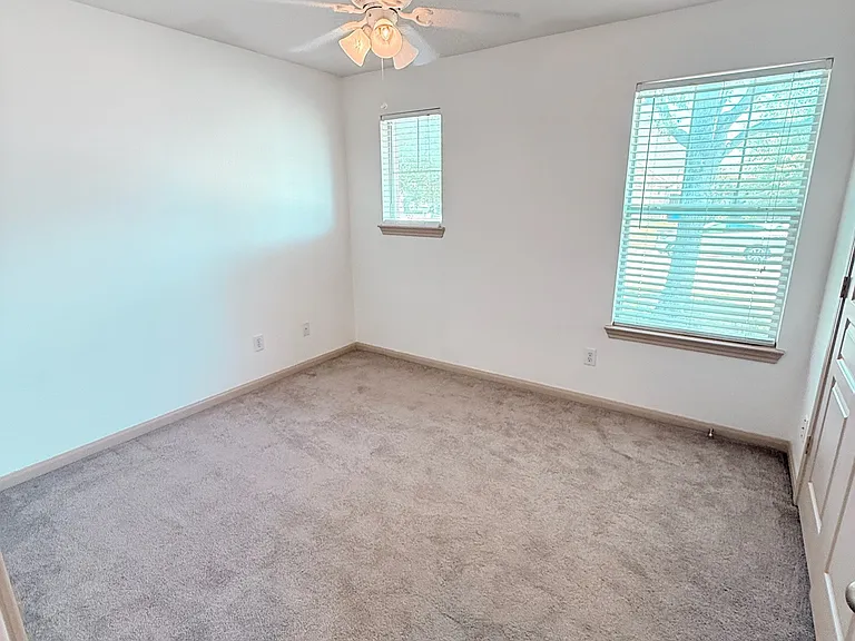 2345 Aurora Dr — Photo 22