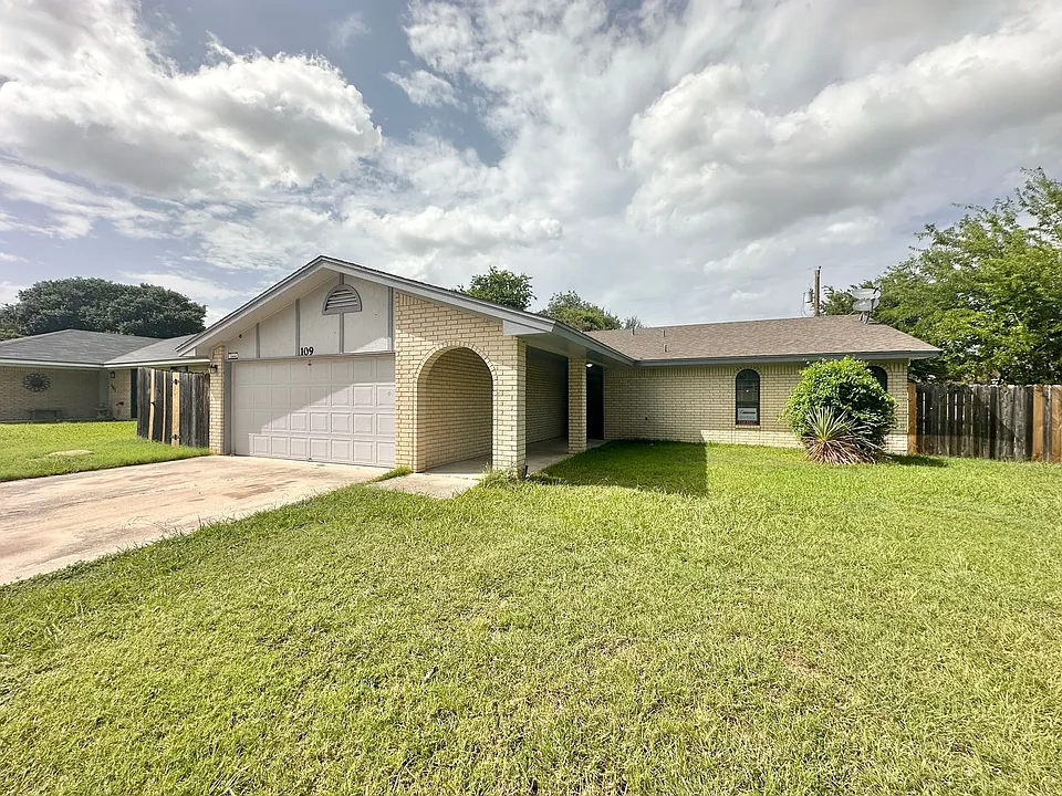 109 S Brook Dr