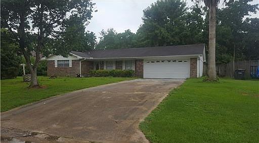 1st image of 2405 Heritage Dr