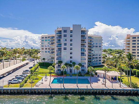 3rd image of 2600 N Flagler Dr APT 705