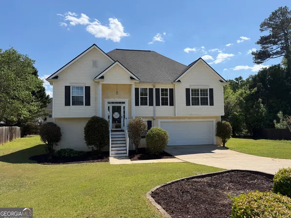 8 Kingsbrook Cv, Newnan, GA 30265